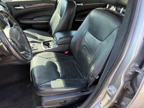 Used 2016 Chrysler 300 C RWD image 16