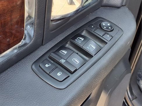 Used 2011 RAM 1500 Laramie image 13