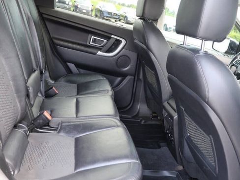 Used 2017 Land Rover Discovery Sport SE AWD/4WD image 16