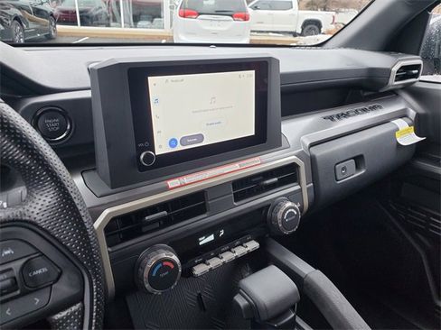 Used 2025 Toyota Tacoma SR5 image 22