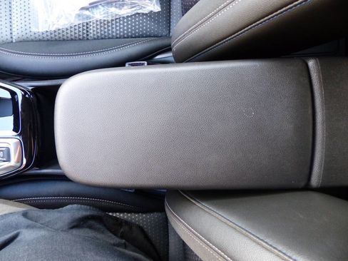 Used 2025 Chevrolet Trax LT w/ Driver Confidence Package image 48