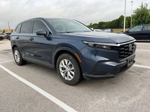 Used 2023 Honda CR-V LX image 2