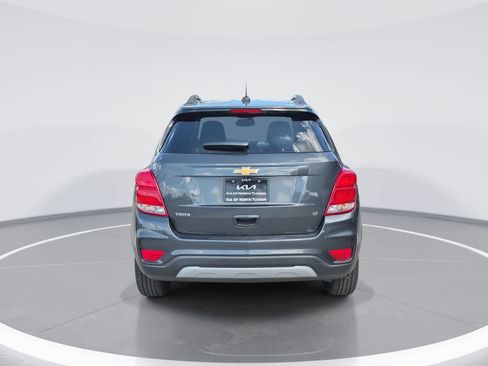 Used 2018 Chevrolet Trax LT w/ LT Convenience Package FWD image 7