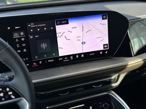 New 2025 Audi Q5 Premium Plus image 16