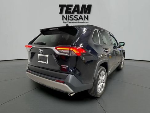 Used 2022 Toyota RAV4 Limited AWD/4WD image 7