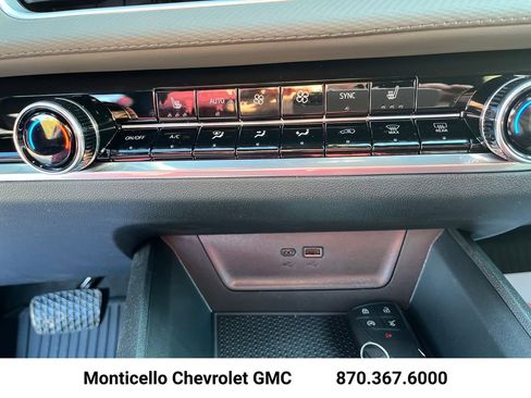 New 2026 Chevrolet Equinox LT w/ Convenience Package II image 17