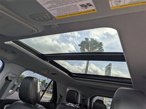 Used 2022 Ford Explorer Limited w/ Equipment Group 301A image 26