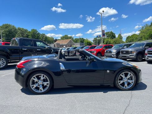 Used 2012 Nissan 370Z Touring w/ Sport Pkg RWD image 5