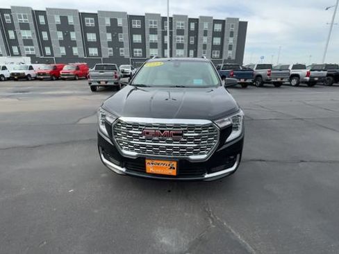 Used 2022 GMC Terrain Denali w/ LPO, Floor Liner Package AWD/4WD image 3