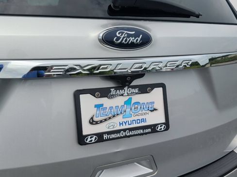 Used 2018 Ford Explorer XLT FWD image 46