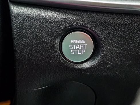 Used 2024 Kia Sorento S image 21