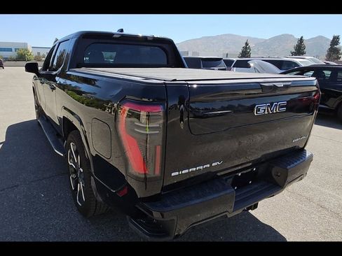 Used 2025 GMC Sierra EV Denali image 7