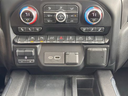 Used 2022 GMC Sierra 1500 AT4 w/ AT4 Premium Package AWD/4WD image 37