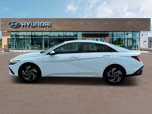New 2025 Hyundai Elantra Limited w/ Cargo Package image 3