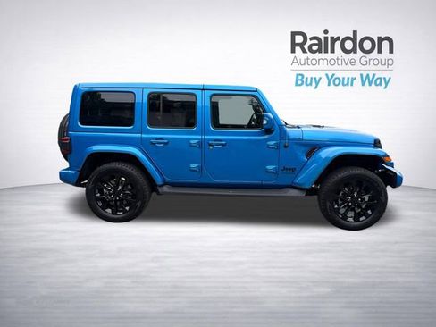 Used 2022 Jeep Wrangler Unlimited Sahara AWD/4WD image 8