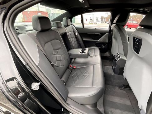 Used 2024 BMW 540i xDrive w/ Executive Package AWD/4WD image 19