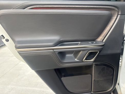 Used 2023 Rivian R1T Launch Edition image 17