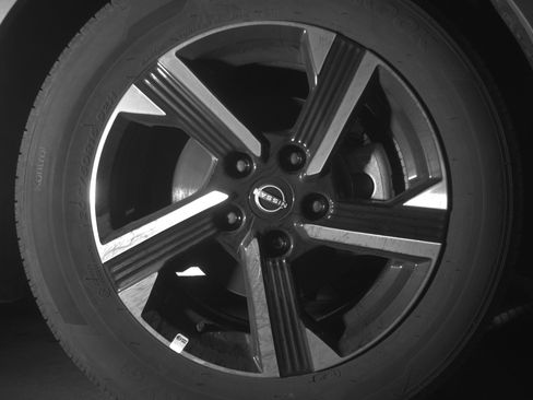 Used 2025 Nissan Sentra SV image 13