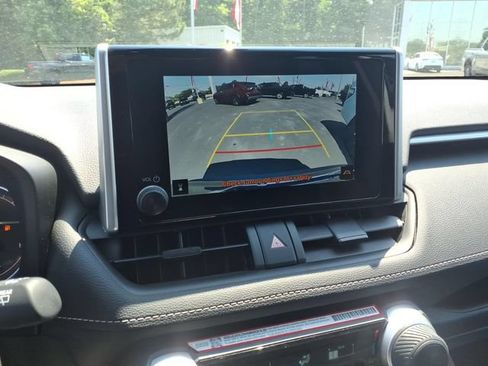 Used 2025 Toyota RAV4 LE FWD image 17