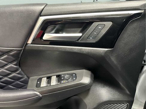 Used 2024 Mitsubishi Outlander SEL image 10