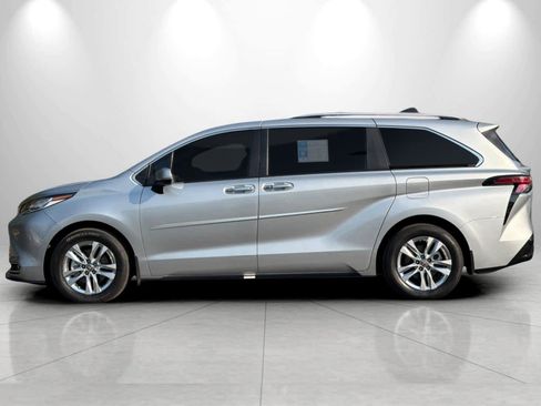 Used 2024 Toyota Sienna Limited AWD/4WD image 5