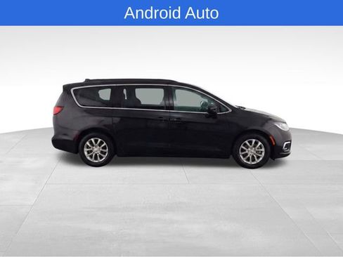 Used 2025 Chrysler Pacifica Select FWD image 8