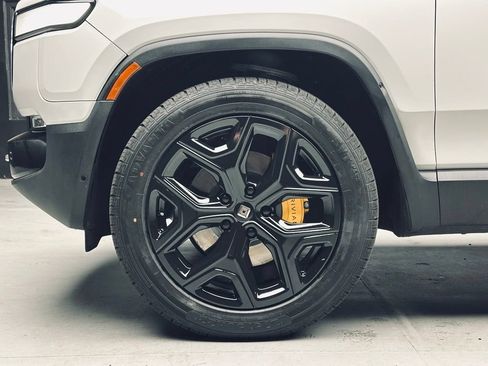 Used 2023 Rivian R1S Launch Edition AWD/4WD image 42