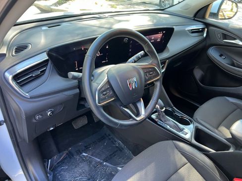 Used 2025 Buick Encore GX Preferred image 28