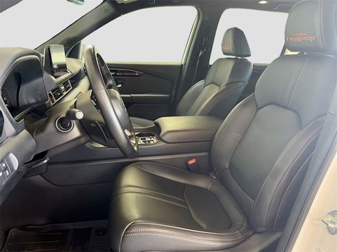 Used 2024 Honda Pilot TrailSport image 21