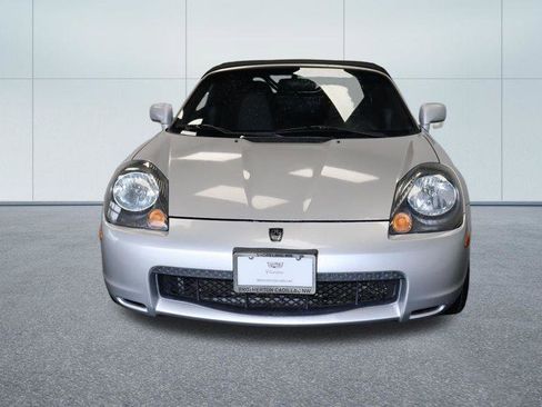 Used 2000 Toyota MR2 RWD image 9