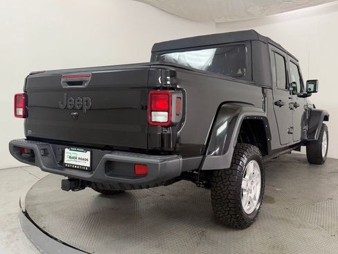 Used 2023 Jeep Gladiator Sport AWD/4WD image 9