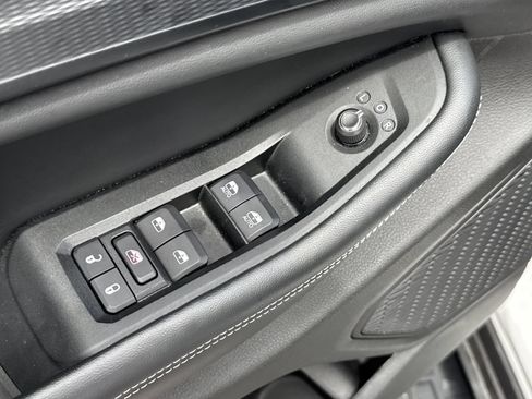 Used 2023 Jeep Grand Cherokee Altitude AWD/4WD image 15