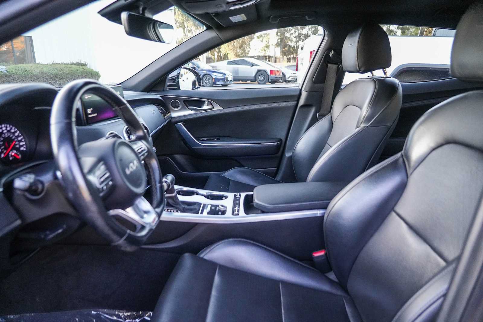 Used 2022 Kia Stinger GT1 AWD/4WD image 17