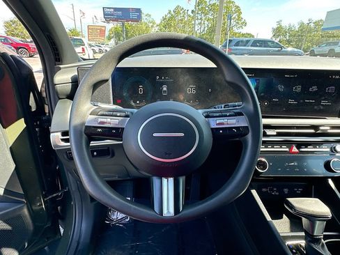Used 2025 Hyundai Santa Cruz SEL FWD image 11