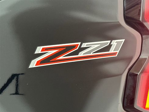 Used 2023 Chevrolet Colorado Z71 w/ Z71 Convenience Package 2 image 9