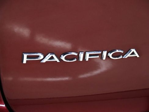 Used 2018 Chrysler Pacifica Limited FWD image 12