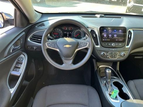 Used 2019 Chevrolet Malibu LT FWD image 23