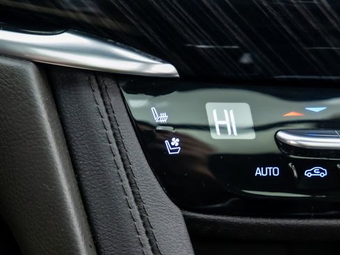 Used 2024 Cadillac XT6 Premium Luxury w/ Technology Package image 25