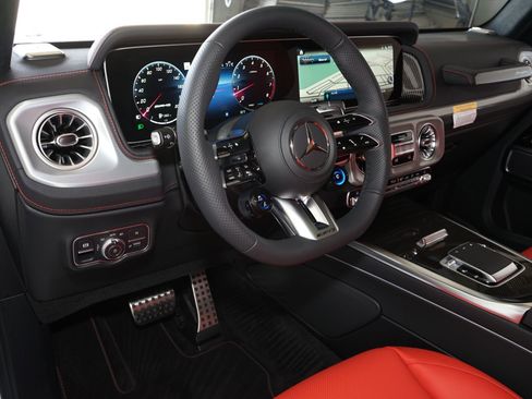 Used 2025 Mercedes-Benz G 63 AMG 4MATIC image 9