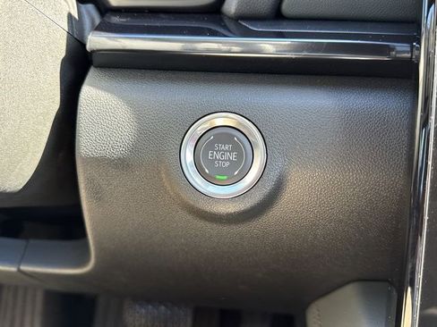 New 2026 GMC Terrain AT4 w/ LPO, Black Badging Package image 17