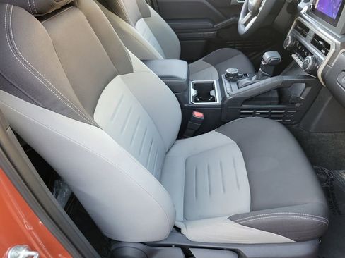 Used 2025 Toyota Tacoma TRD Sport AWD/4WD image 17