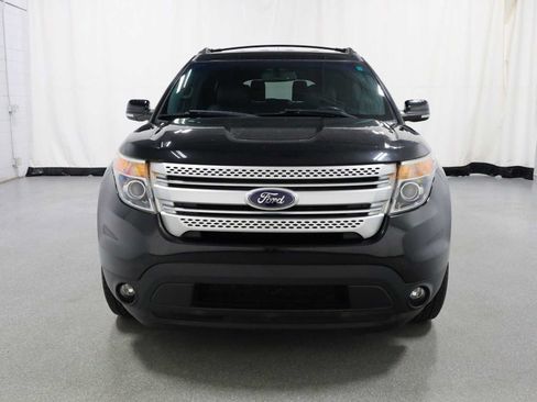 Used 2014 Ford Explorer XLT w/ Equipment Group 202A AWD/4WD image 14