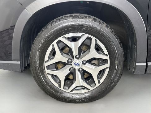 Used 2023 Subaru Forester Premium AWD/4WD image 38