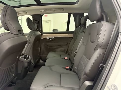 New 2026 Volvo XC90 B5 Core image 25