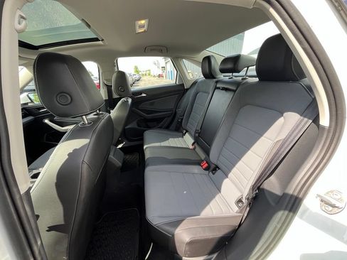 Used 2026 Volkswagen Jetta SE FWD image 24