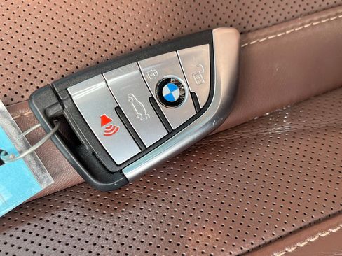 Used 2021 BMW X5 M50i AWD/4WD image 29