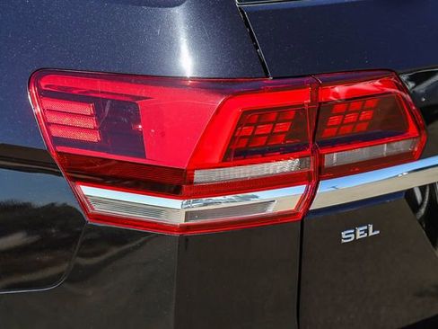 Used 2018 Volkswagen Atlas SEL Premium AWD/4WD image 10