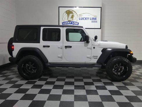 Used 2018 Jeep Wrangler Unlimited Sport S AWD/4WD image 6