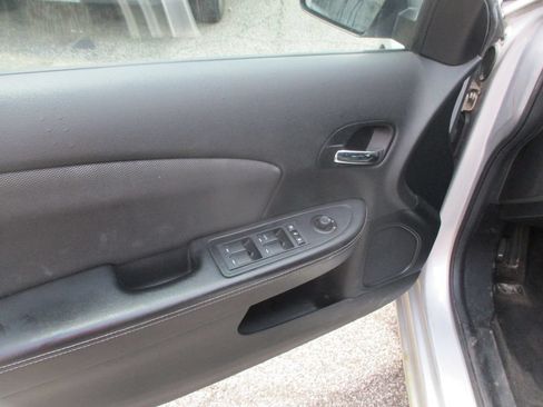 Used 2012 Dodge Avenger SE FWD image 10