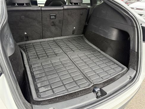 Used 2021 Tesla Model Y Long Range image 27